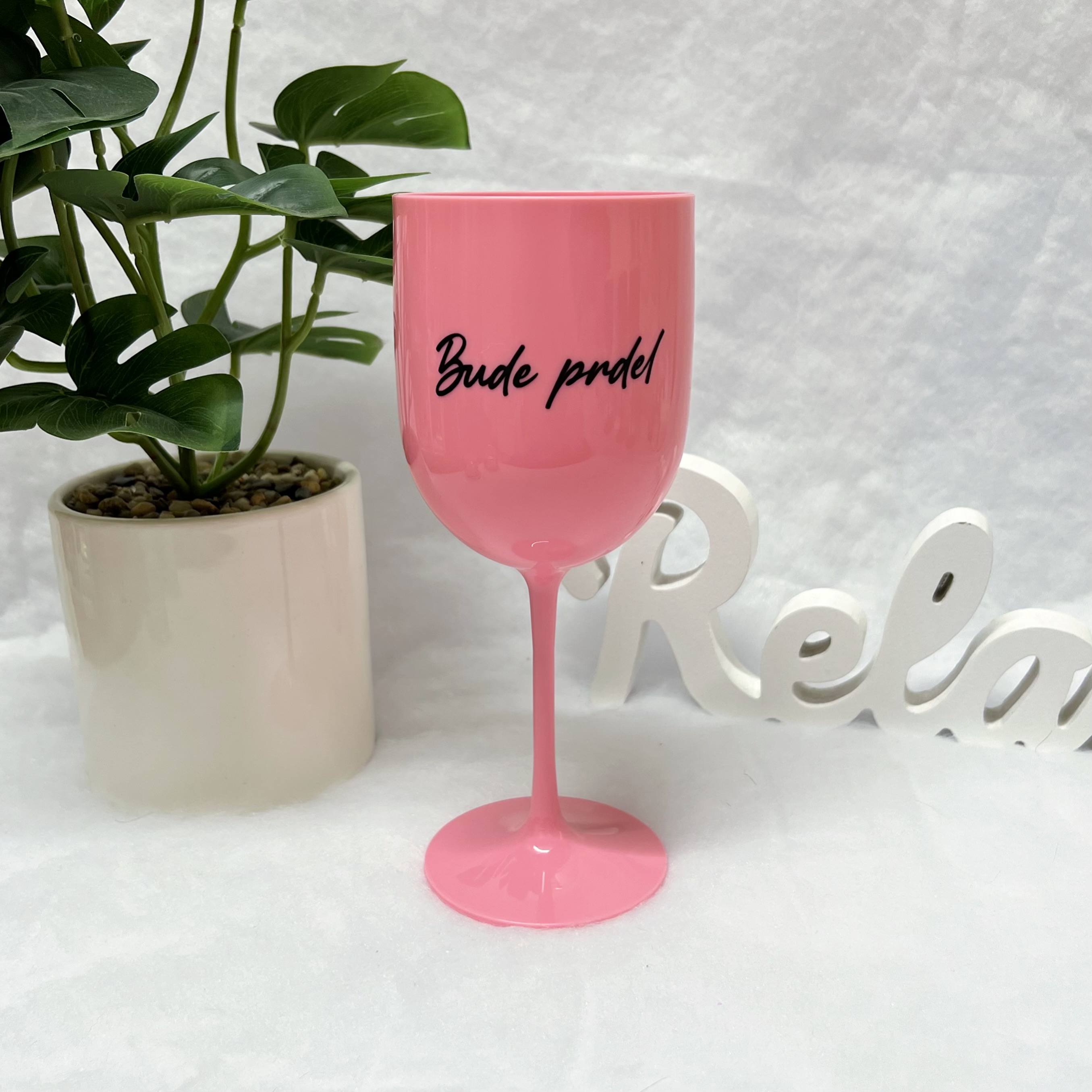 Plastová sklenička “Bude prdel” růžová