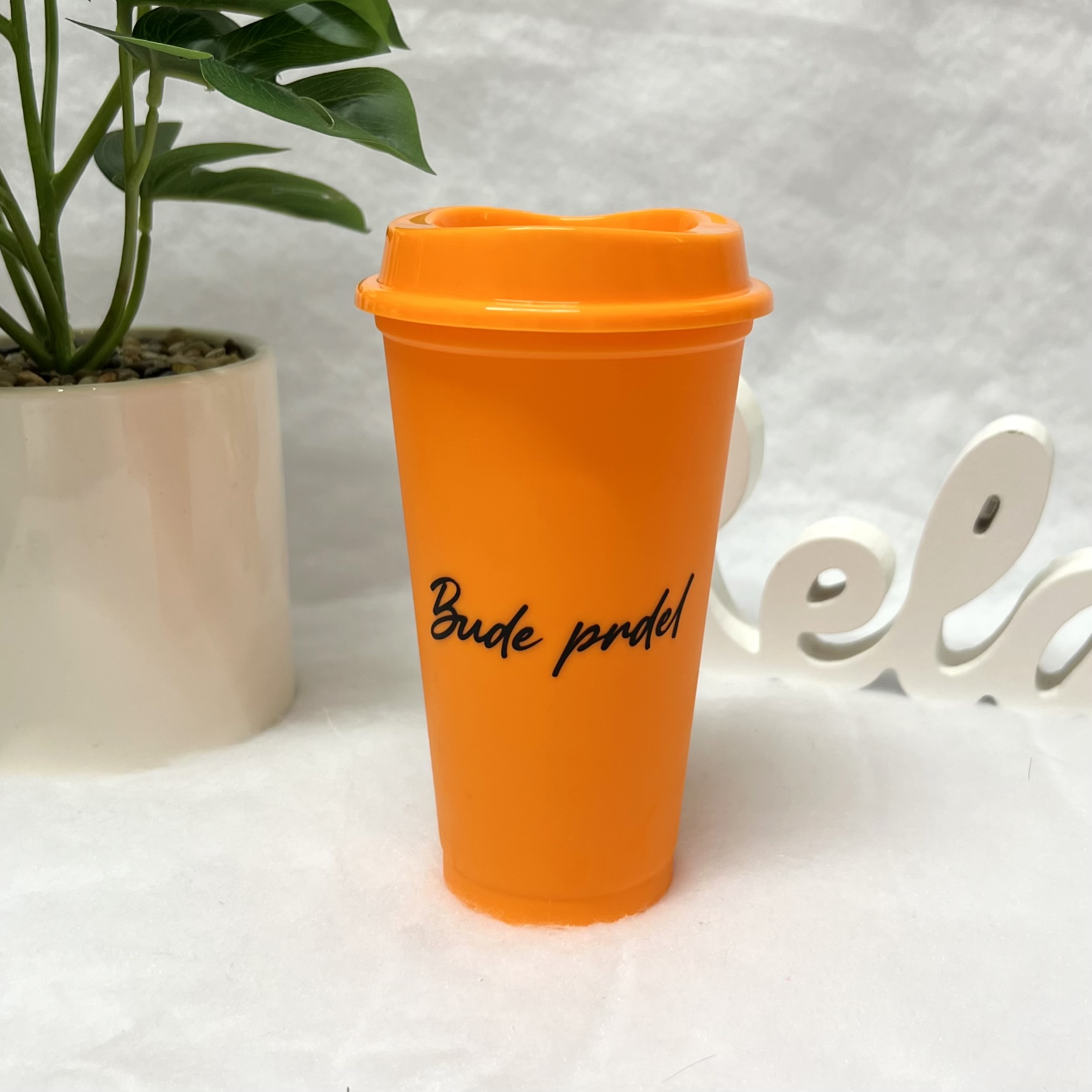 TO GO kelímek Bude prdel oranžový