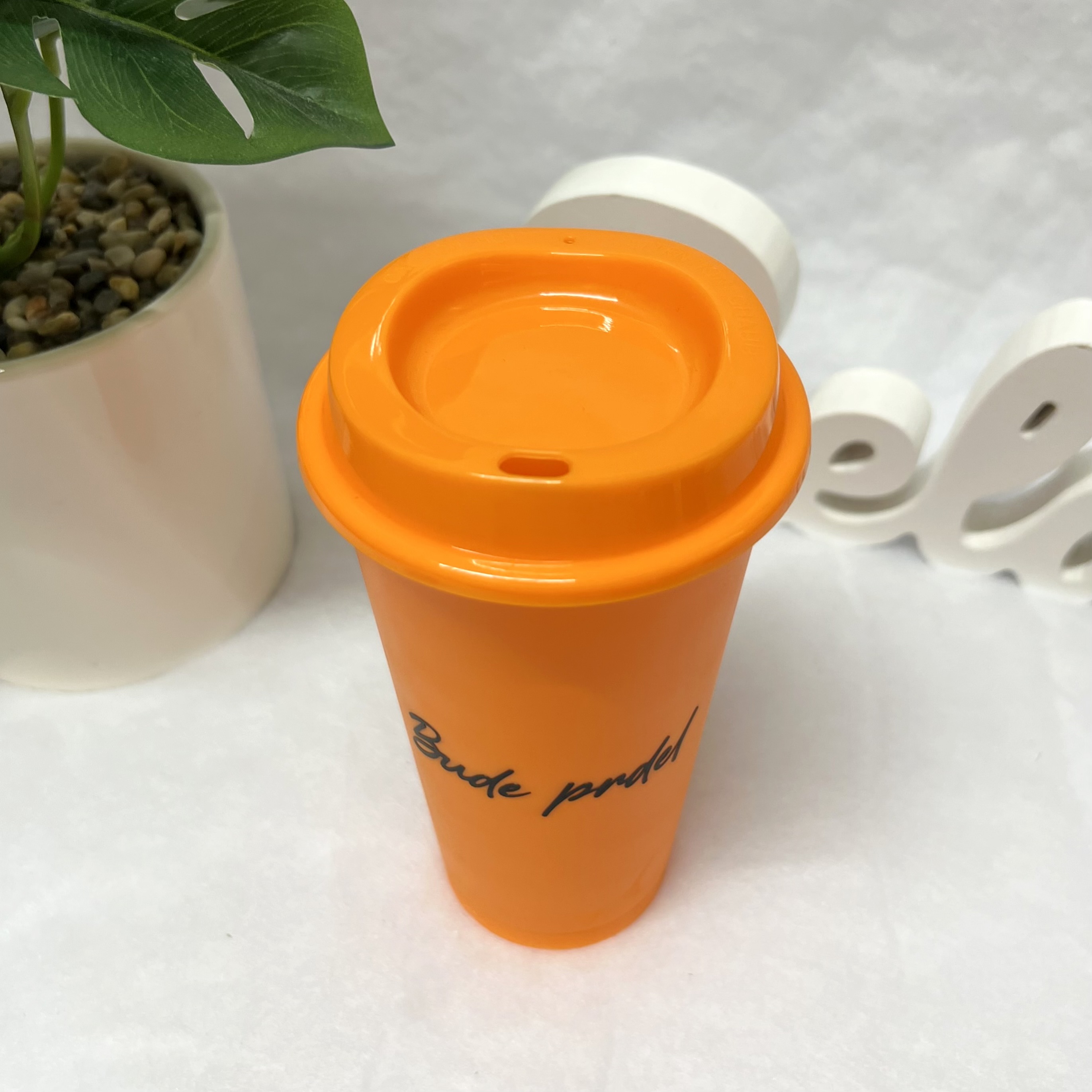 TO GO kelímek Bude prdel oranžový