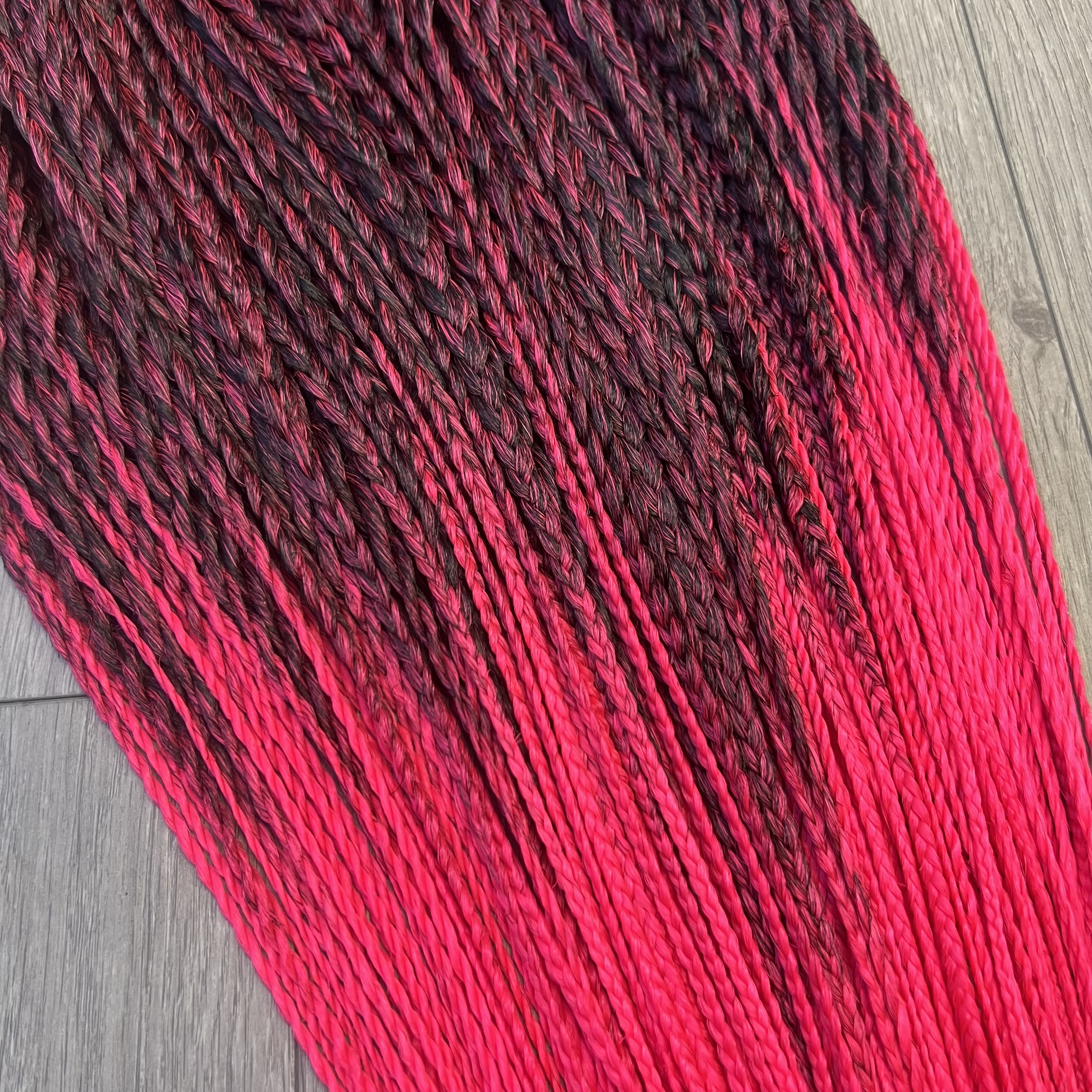 Set pseudo copánků a twistů Černo-růžové ombré